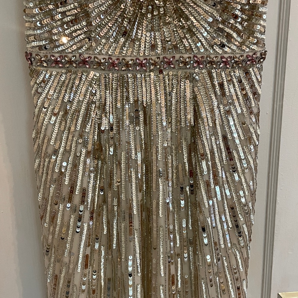 SOLD. New Mac Duggal Gold Sequin Embellished Evening Gown size 4 - Picture 9 of 17